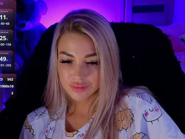 MilanaOmgReal live cam on BongaCams