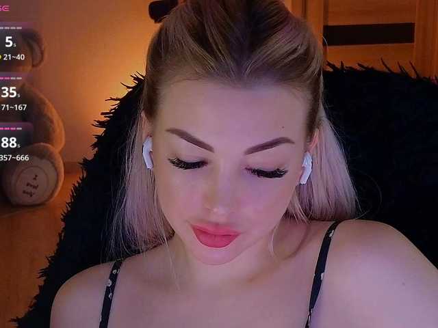 MilanaOmgReal live cam on BongaCams