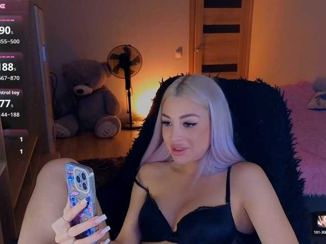 MilanaOmgReal live cam on BongaCams