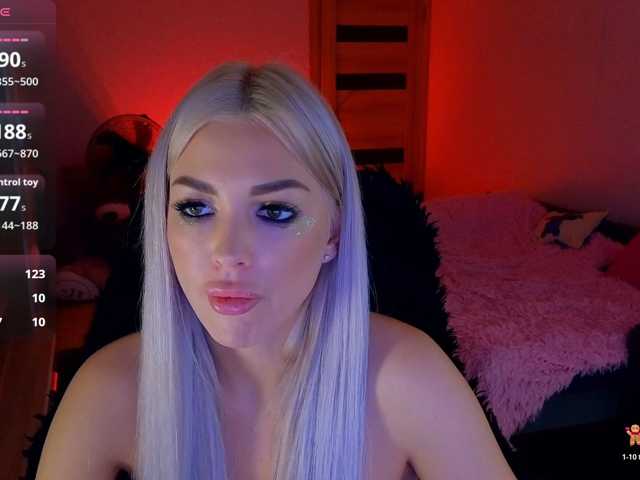MilanaOmgReal live cam on BongaCams