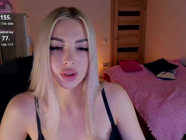 MilanaOmgReal live webcam show