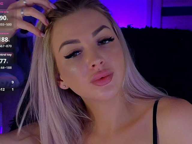MilanaOmgReal live cam on BongaCams