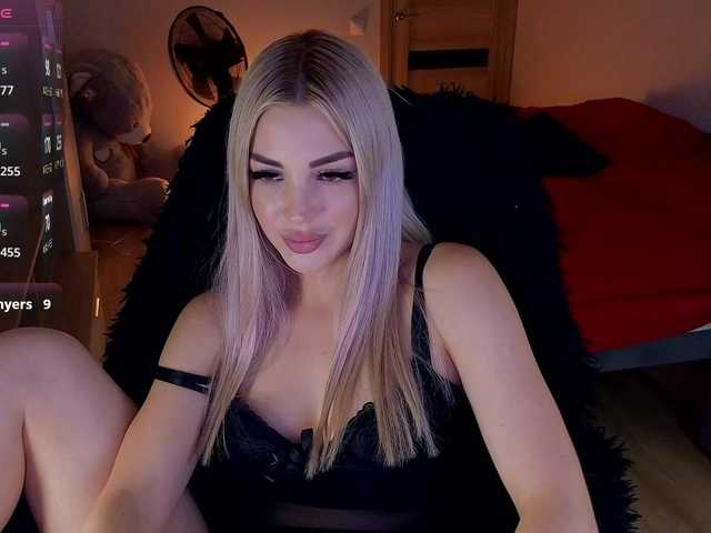 MilanaOmgReal live webcam show