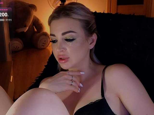 MilanaOmgReal live cam on BongaCams