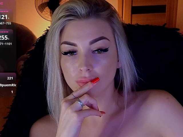 MilanaOmgReal live cam on BongaCams