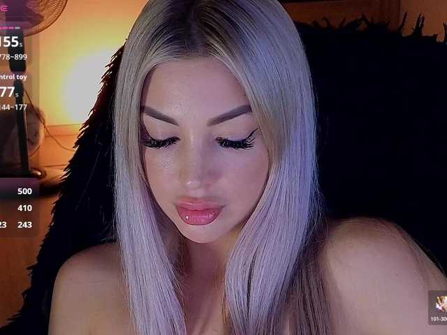 le modèle MilanaOmgReal est en webcam porno dans un show sur le site bongacams, il possède les tags suivants: White/Caucasian,Blonde,Shaved