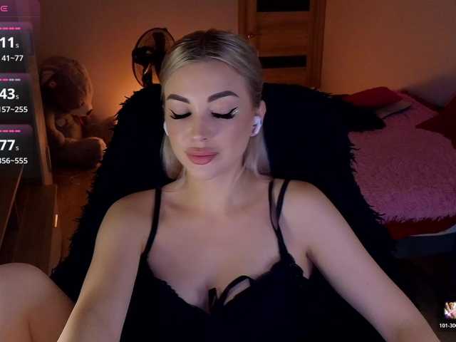 MilanaOmgReal live webcam show