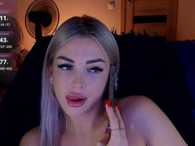 MilanaOmgReal live cam on BongaCams