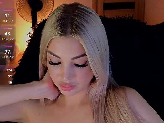 MilanaOmgReal live webcam show