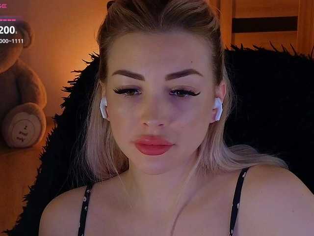 MilanaOmgReal live cam on BongaCams