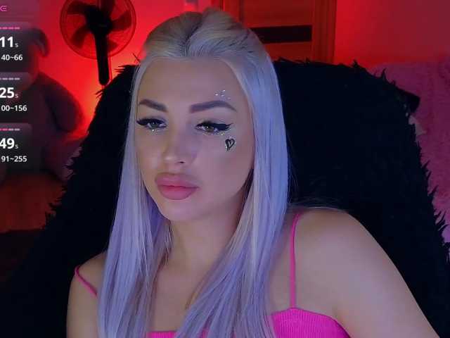 MilanaOmgReal live cam on BongaCams