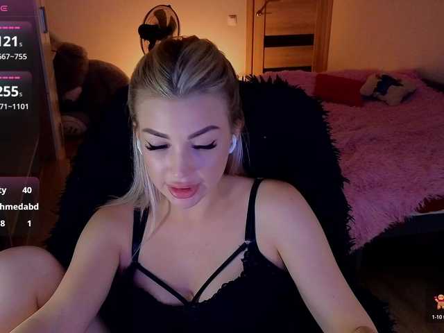 MilanaOmgReal live webcam show