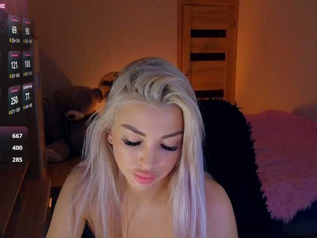 MilanaOmgReal live cam on BongaCams