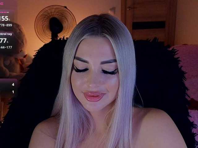 MilanaOmgReal live cam on BongaCams