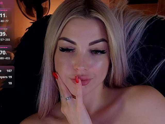 MilanaOmgReal live webcam show