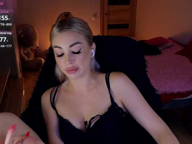 MilanaOmgReal live webcam show