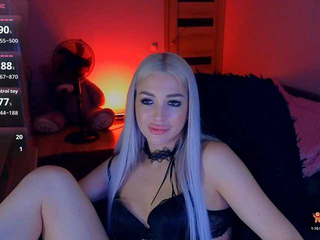 MilanaOmgReal live cam on BongaCams