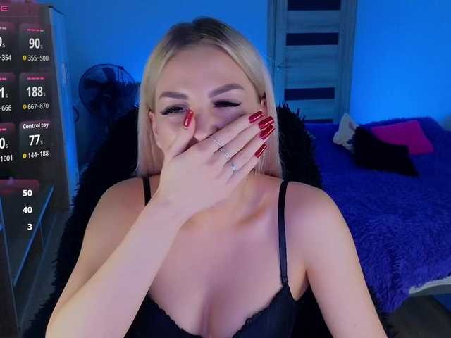 MilanaOmgReal live cam on BongaCams