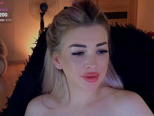 MilanaOmgReal live cam on BongaCams