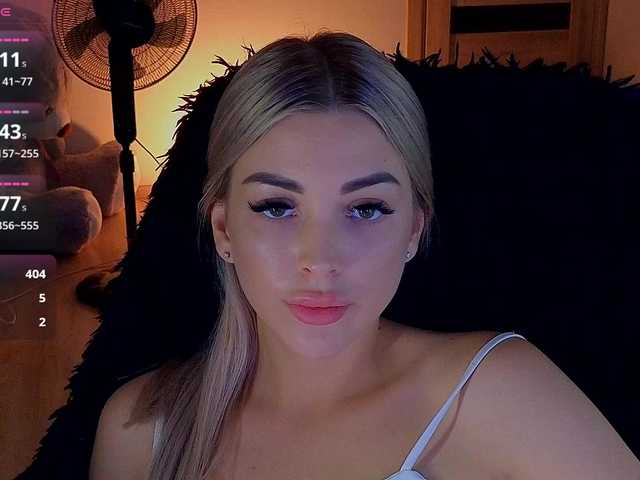 MilanaOmgReal live cam on BongaCams