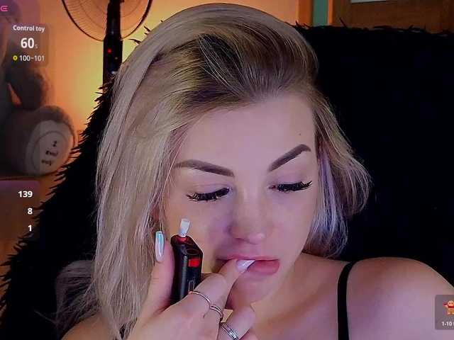 MilanaOmgReal live cam on BongaCams