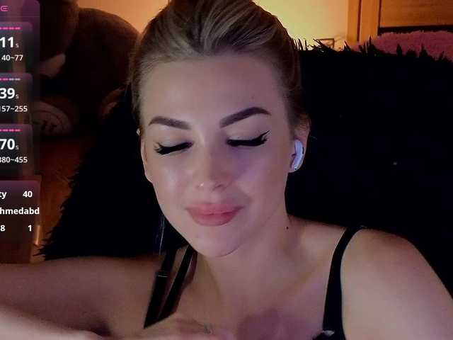 MilanaOmgReal live webcam show
