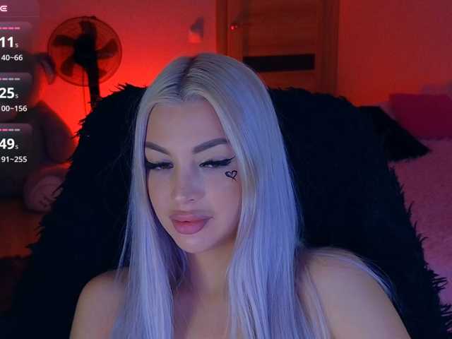 MilanaOmgReal live cam on BongaCams