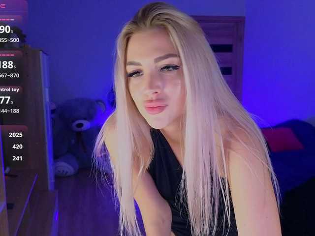 MilanaOmgReal live cam on BongaCams