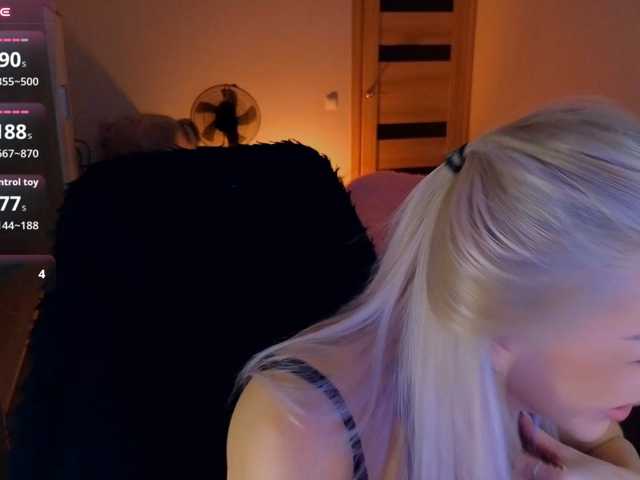 MilanaOmgReal live cam on BongaCams