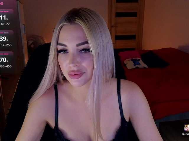 MilanaOmgReal live webcam show