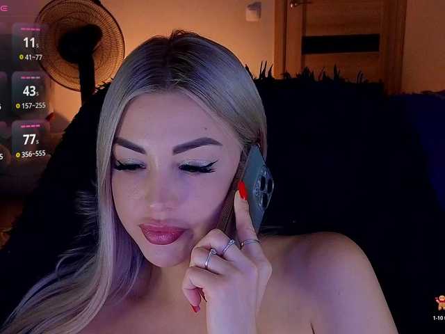 MilanaOmgReal live webcam show