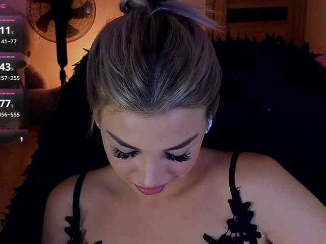 MilanaOmgReal webcam