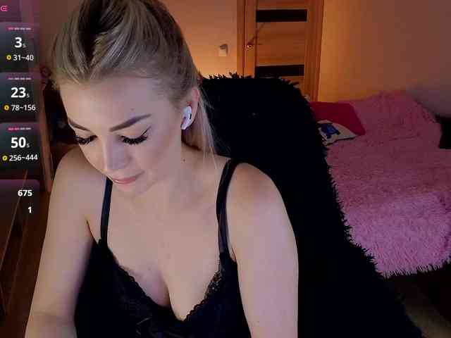 MilanaOmgReal webcam