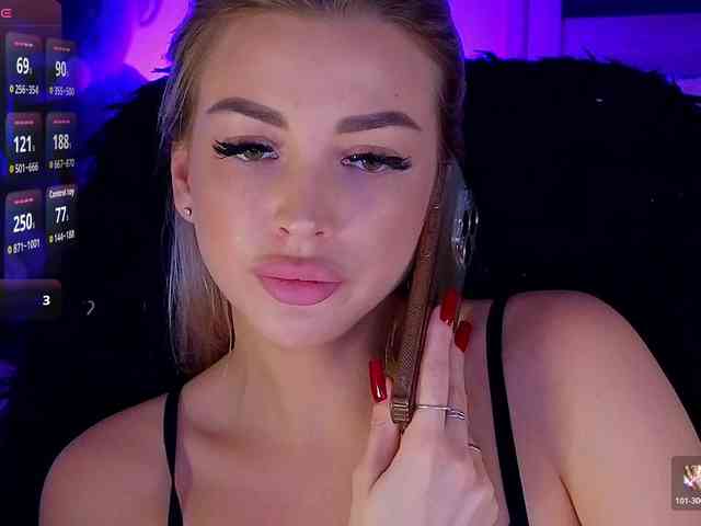 MilanaOmgReal's webcam live show