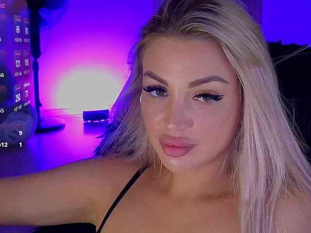 MilanaOmgReal webcam