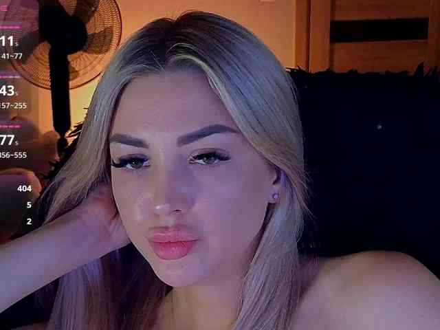 MilanaOmgReal webcam