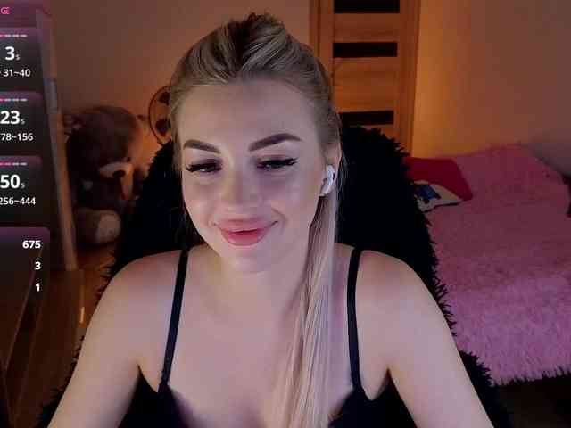 MilanaOmgReal webcam