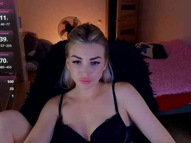 MilanaOmgReal webcam