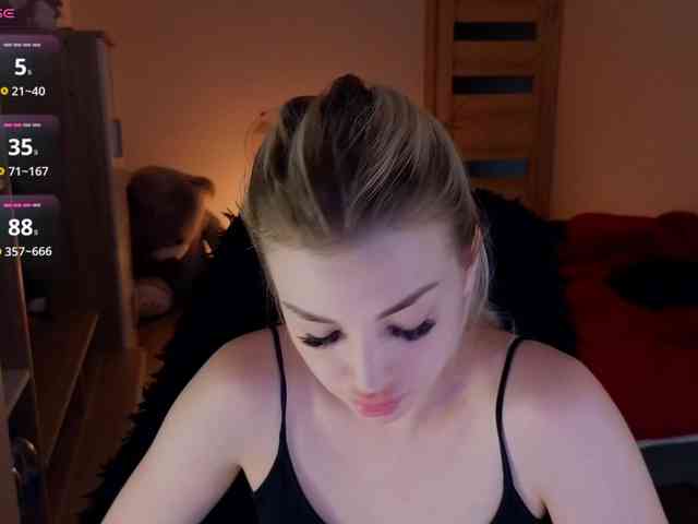 MilanaOmgReal webcam