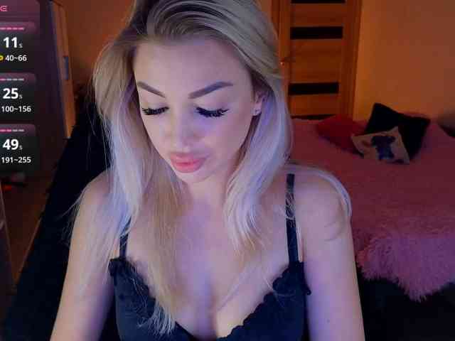 MilanaOmgReal webcam