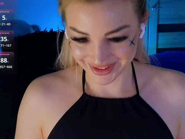 MilanaOmgReal webcam