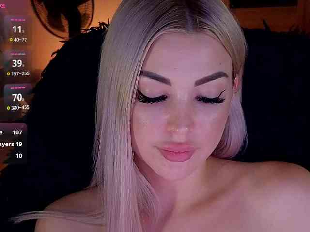 MilanaOmgReal webcam