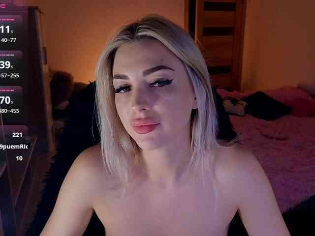MilanaOmgReal webcam