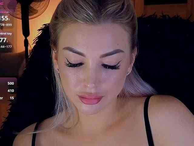MilanaOmgReal webcam
