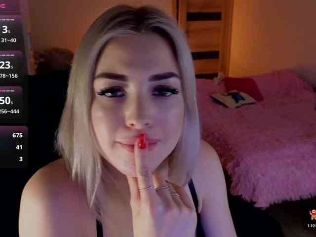 MilanaOmgReal webcam