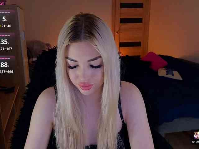 MilanaOmgReal webcam