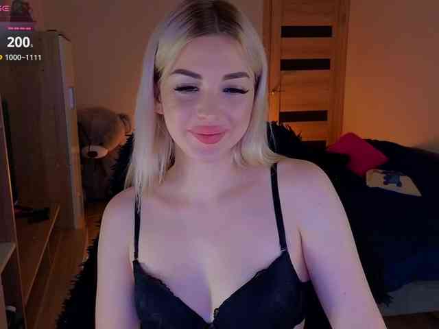 MilanaOmgReal webcam