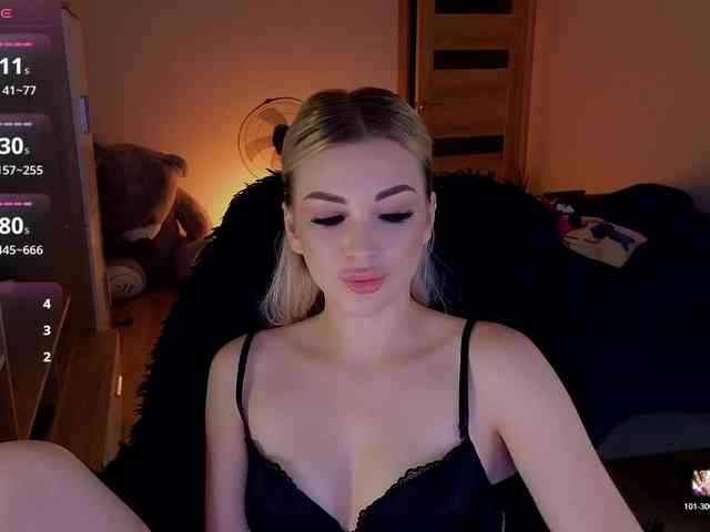 MilanaOmgReal webcam