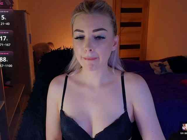 MilanaOmgReal webcam