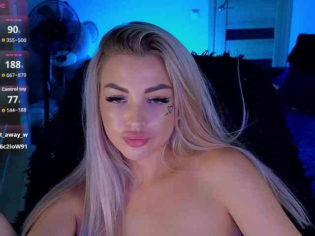Modella: MilanaOmgReal